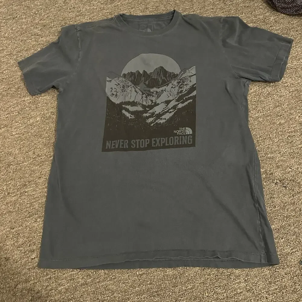 The North Face Short Sleeve T-Shirt Never Stop Exploring Size Medium